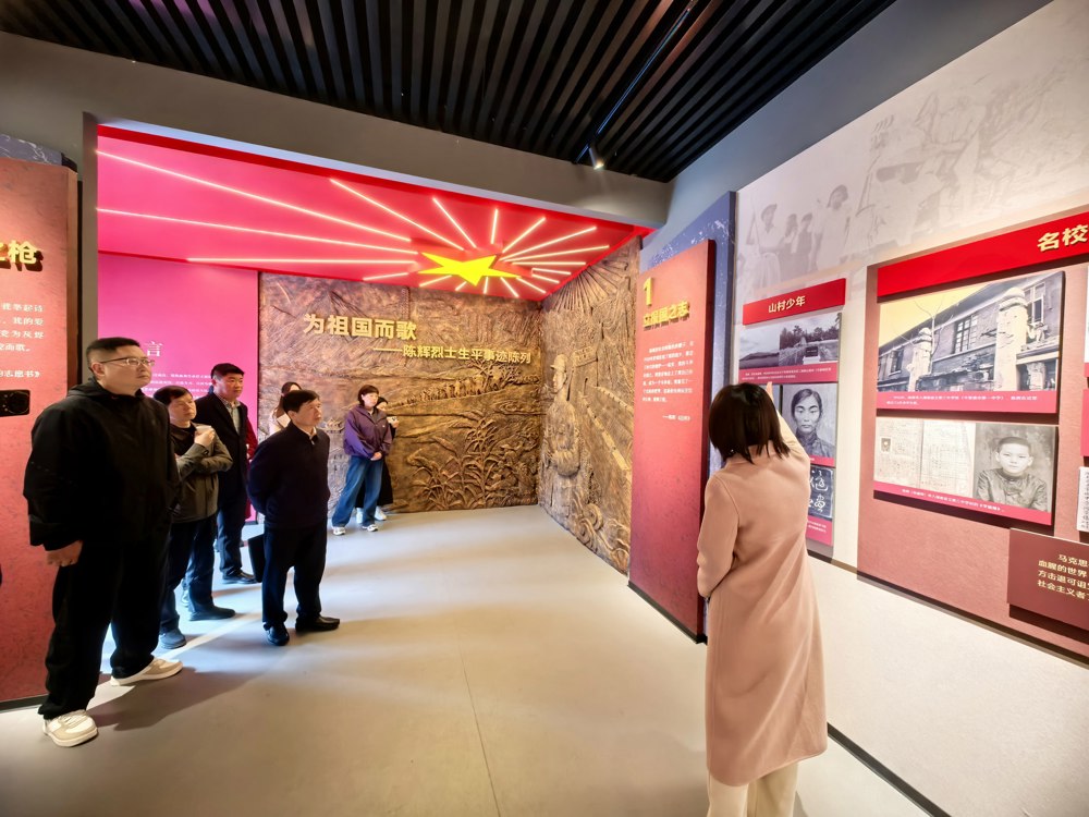 区委党史研究室调研指导红色讲解工作