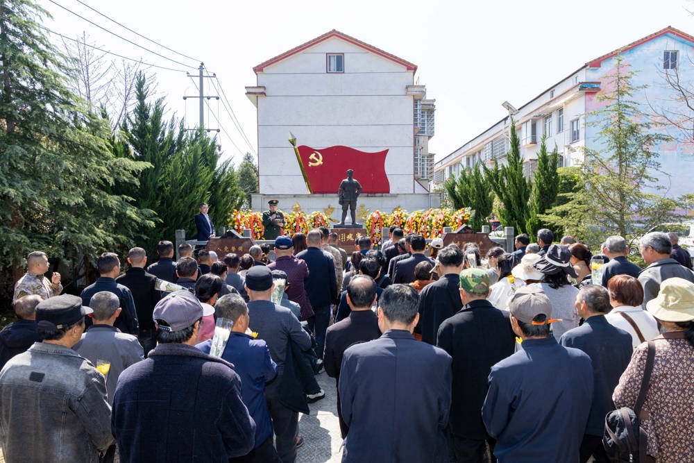 鲁易烈士纪念广场活动现场