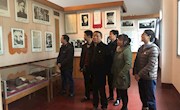区编办全体党员参观区党史陈列馆