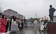 缅怀革命先烈 倡导文明祭扫